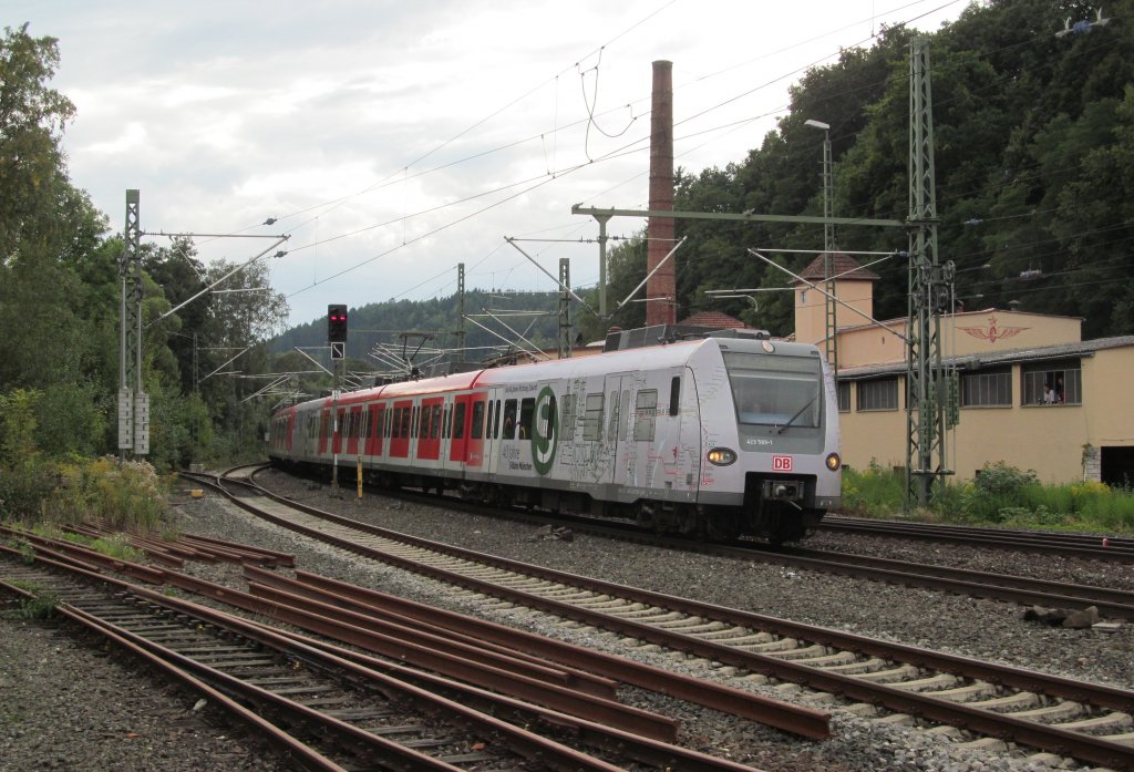 423 589-1  40 Jahre S-Bahn Mnchen  und 423 960-4 durchfahren am 24. September 2012 zur Fahrt nach Delitzsch den Bahnhof Kronach.