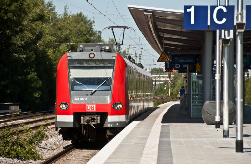 423 782 am 01.08.2010 in Berg am Laim.
