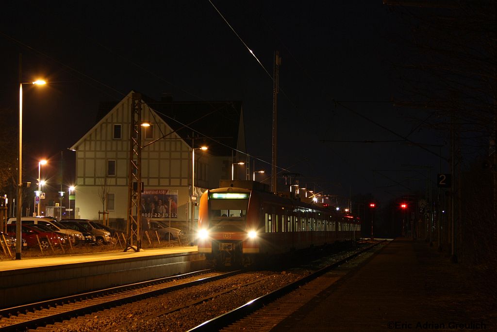 424 014 wartet am 18.1.11 auf die Pendler nach Hannover.