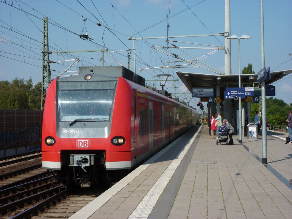424 036-2 ist als S5 auf dem Weg von Paderborn nach Hannover Flughafen und fhrt durch Hannover Linden/Fischerhof