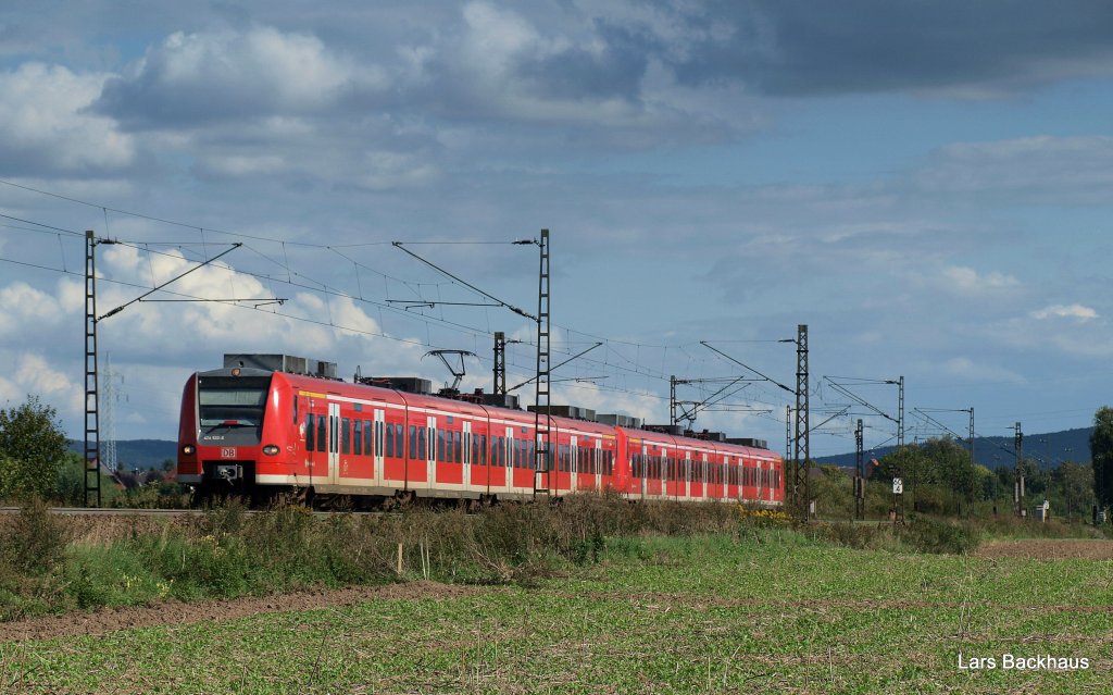 424 533-8 der S-Bahn Hannover kommt am 4.09.10 als S1 aus Haste/Hannover und wird gleich seinen Zielbahnhof Minden (Westf.) erreichen.