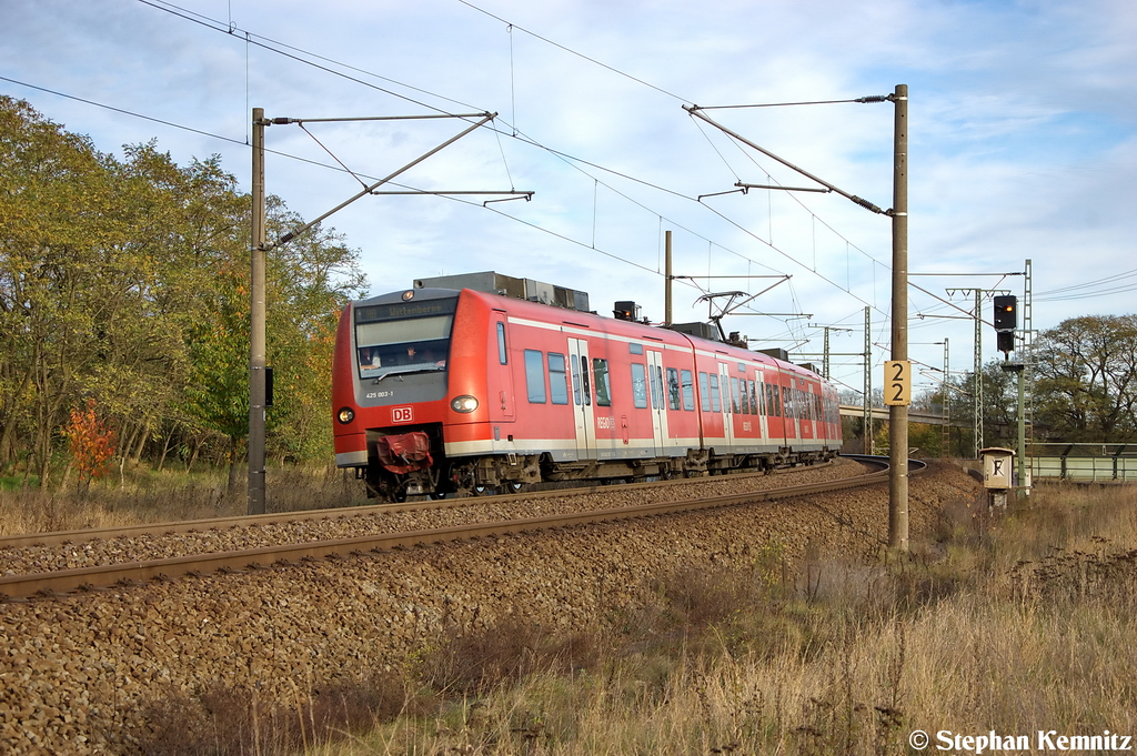 425 003-1 als RB30 (RB 17824) von Sch�nebeck-Bad Salzelmen nach Wittenberge in Stendal(Wahrburg). Netten Gru� an den Tf! 26.10.2012