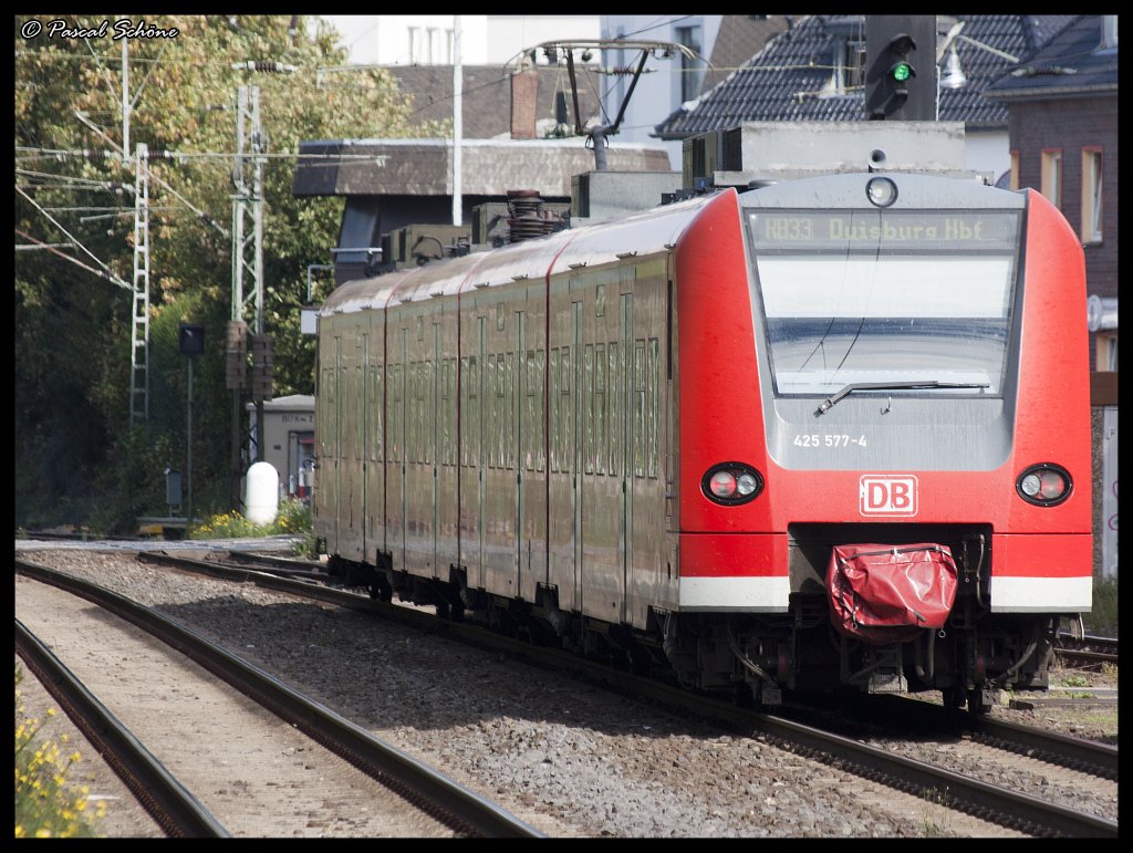 425 077 als RB33 bei der Ausfahrt von Geilenkirchen Richtung Mnchengladbach.
05.10.10 13:03