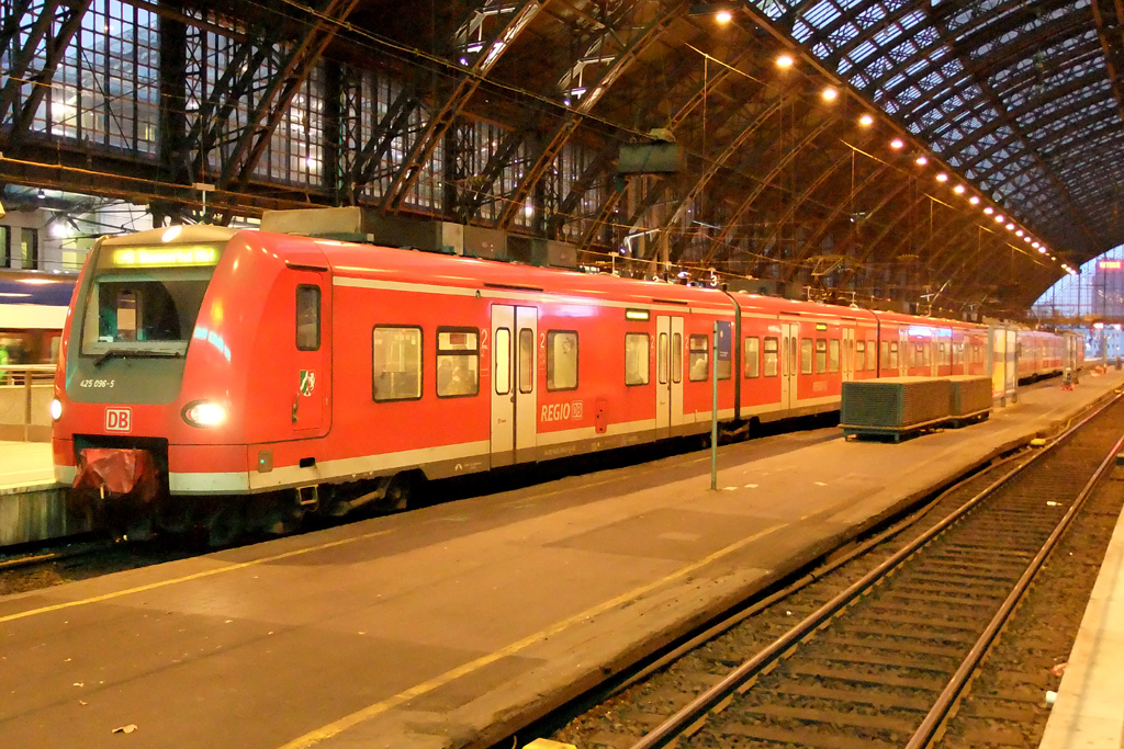 425 096-5 in Kln Hbf. 5.1.2013