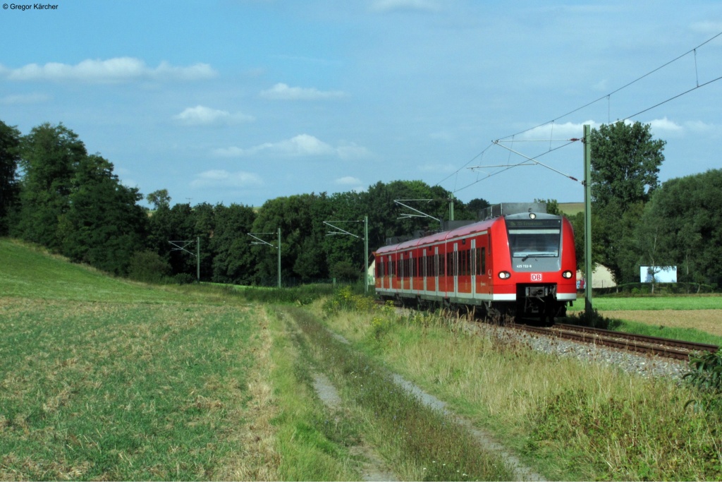 425 222 als S5 auf dem Weg nach Eppingen kurz vor Richen (bei Eppingen). Aufgenommen am 02.09.2012.