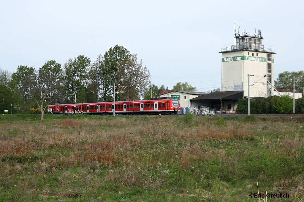 425 2xx und 425 276 verlassen Wennigsen gen Weetzen am 29.4.10.