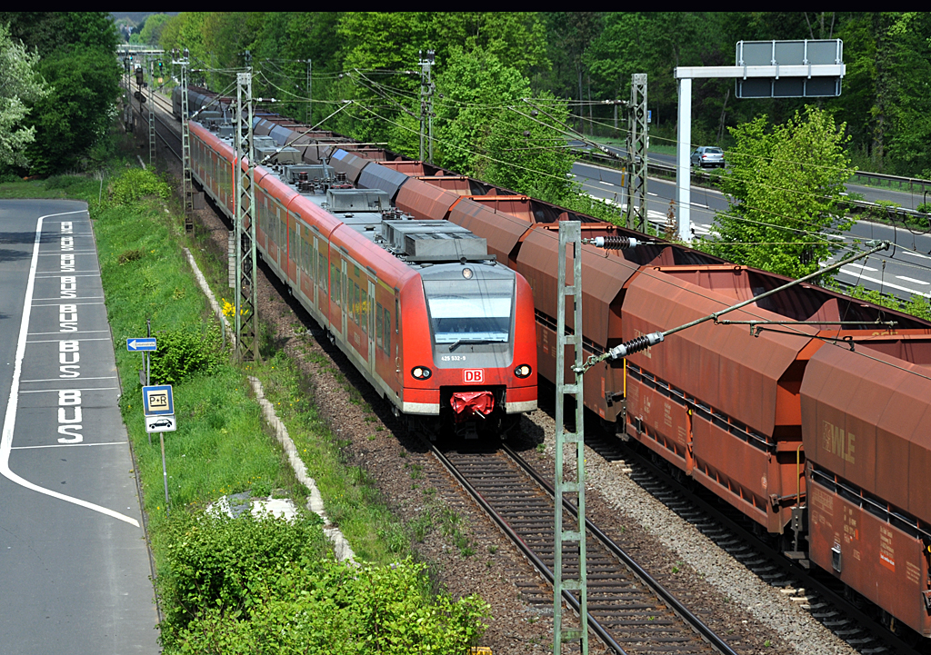 425 532-9 begegnet Gterzug im Bad Honnef 06.05.2013