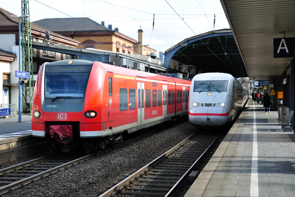 425 540 BR48 und ICE 402 im Hbf Bonn - 21.02.2012