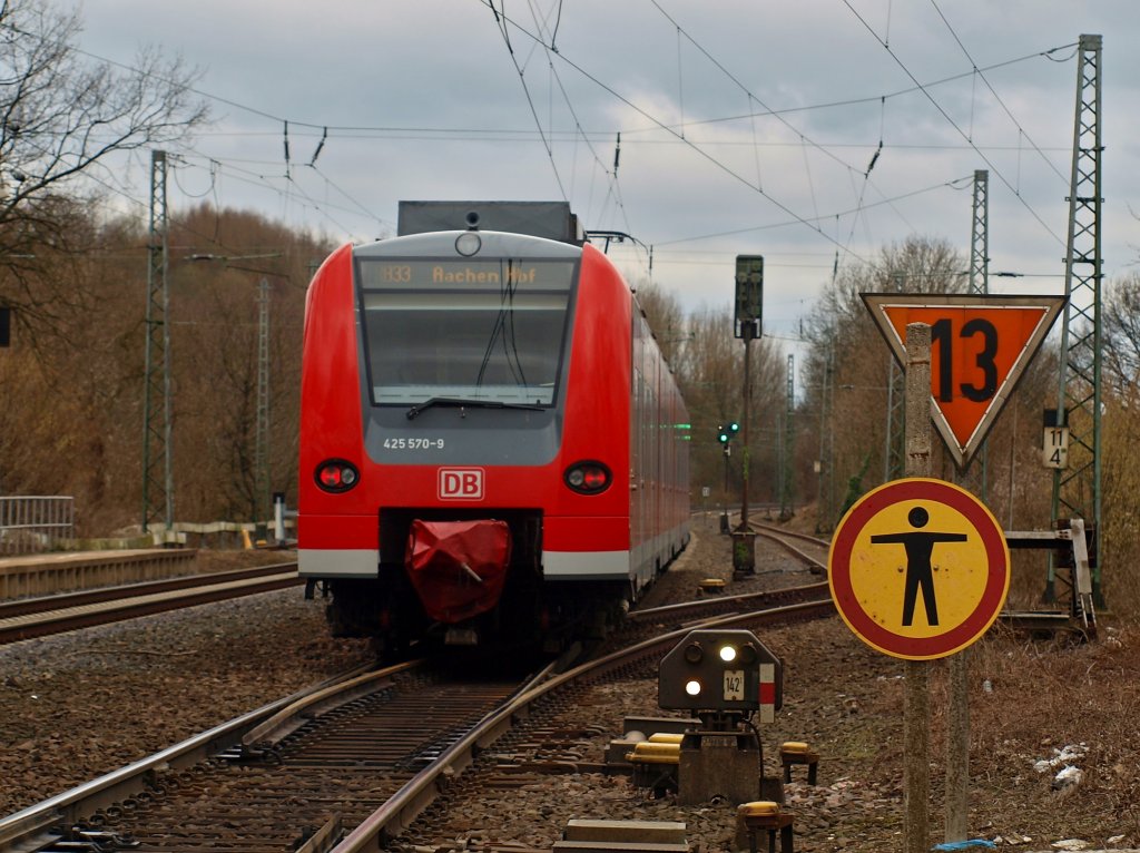 425 570-9 (RB33) verlt am 13.03.2011 Kohlscheid Richtung Aachen. 