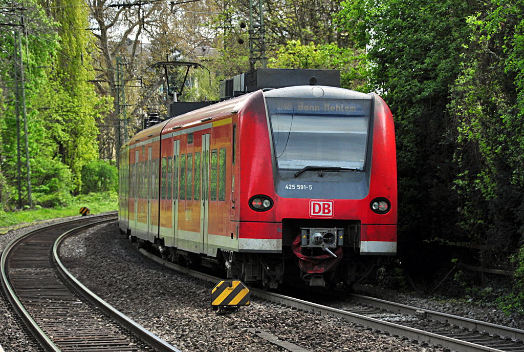 425 591-5 RB18 bei der Ausfahrt aus dem Hbf Bonn - 19.04.2012