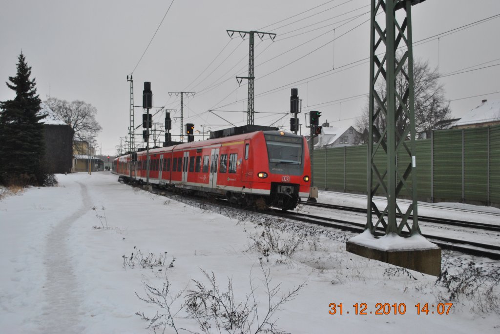 425 650-9, fhrt am 31.12.2010 von Lehrte nach Hannover.