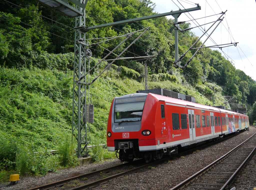 425 737 auf dem Weg von Heidelberg Hbf nach Heidelberg-Altstadt. (14.07.12)