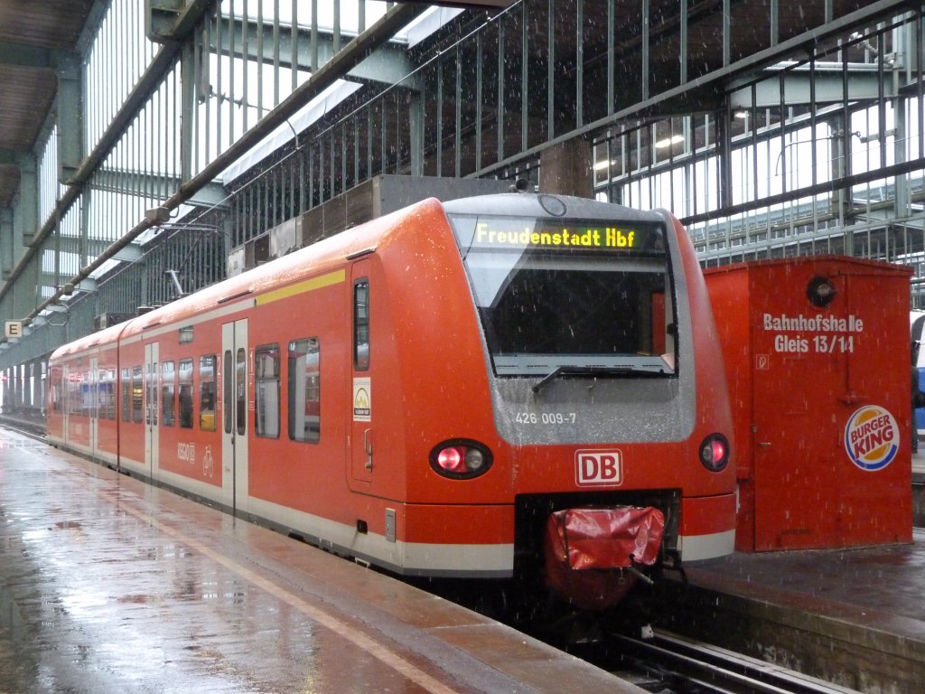 426 009 steht am Morgen des 25.03.13 in Stuttgart Hbf und wartet auf die Abfahrt nach Freudenstadt Hbf.
