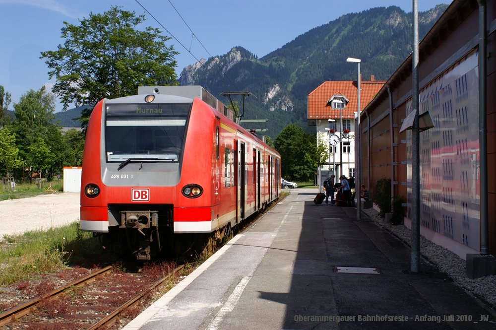 426-031 in dem, was vom Oberammergauer Bahnhof noch brig ist. Anfang Juli 2010 kHds