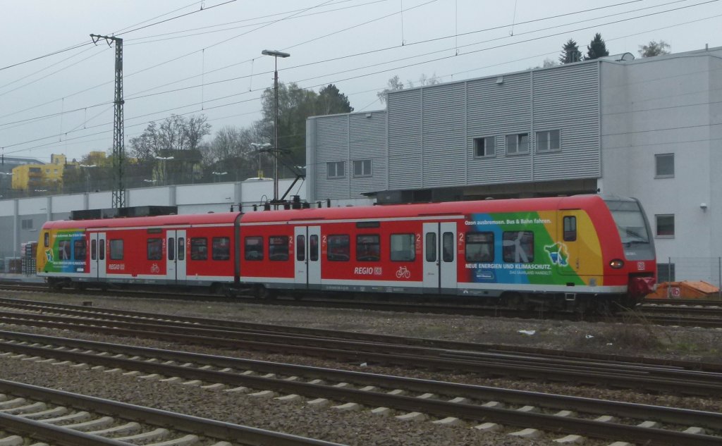 426 038 (klimaschutz) ist als RE 60 Kaiserslautern - Trier am 05.04.2012 in Kaiserslautern