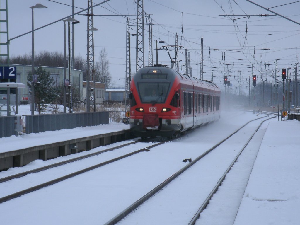 429 027,am 12.Februar 2013,als RE 13025 Stralsund-Binz,in Bergen/Rgen.