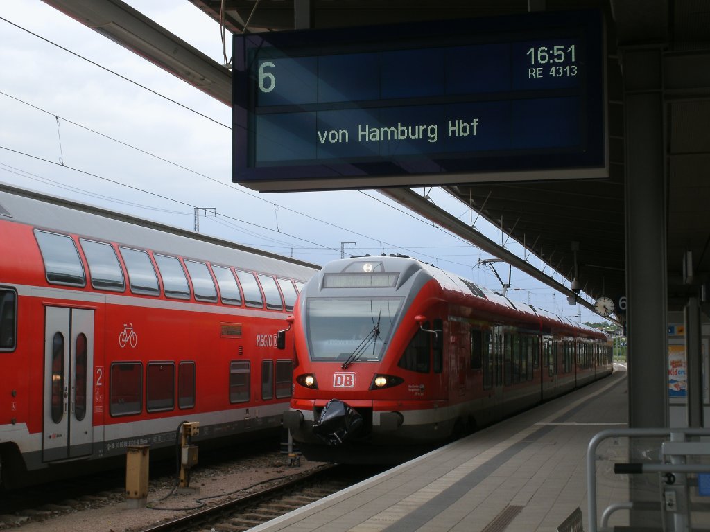 429 027,am 28.Mai 2011,als Leerpark nach Stralsund,vor der Abfahrt in Rostock. 