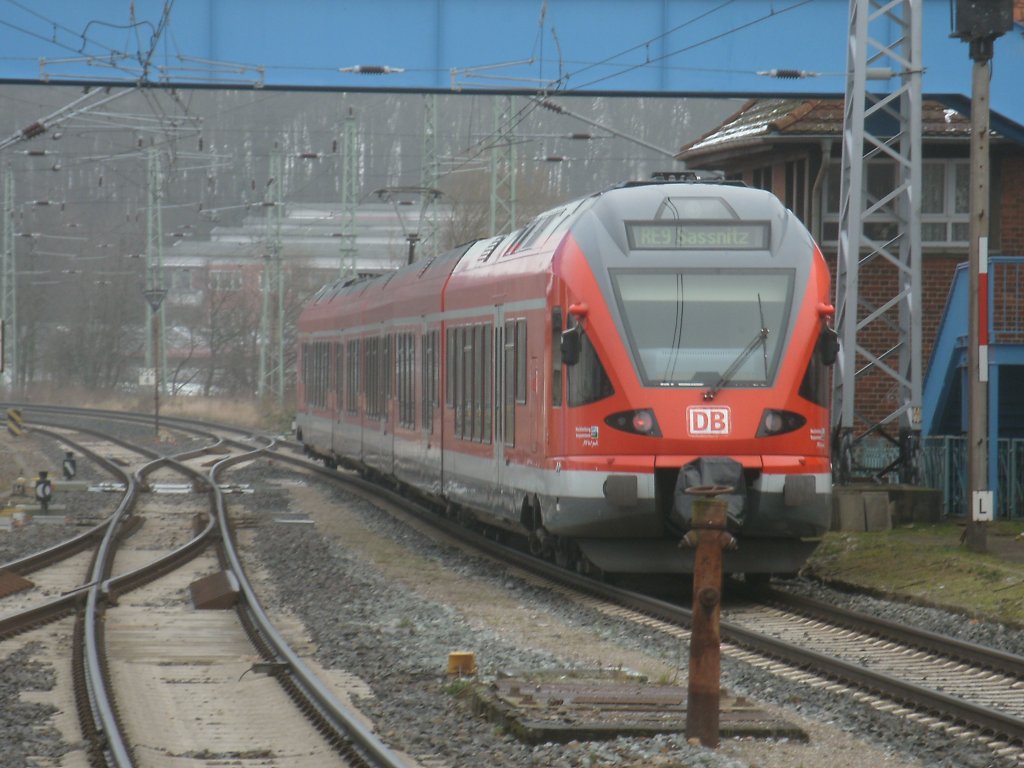 429 029 verlie als RE 13007 Rostock-Sassnitz,am 01.Dezember 2012,Bergen/Rgen.