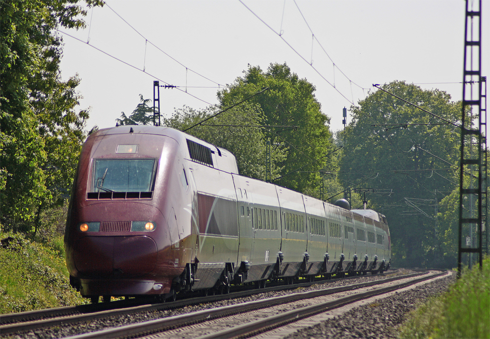 4306 als THA nach Paris-Nord nach Kln Hbf als Umleiter zwischen bach-Palenberg und Geilenkirchen an Km 26.0, 22.5.10