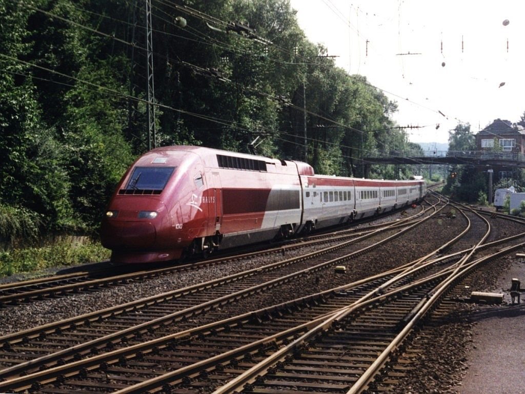 4343 mit Thalys-zug 9433 Paris Nord-Kln Hbf auf Aachen Hauptbahnhof am 13-07-1998. Bild und scan: Date Jan de Vries.