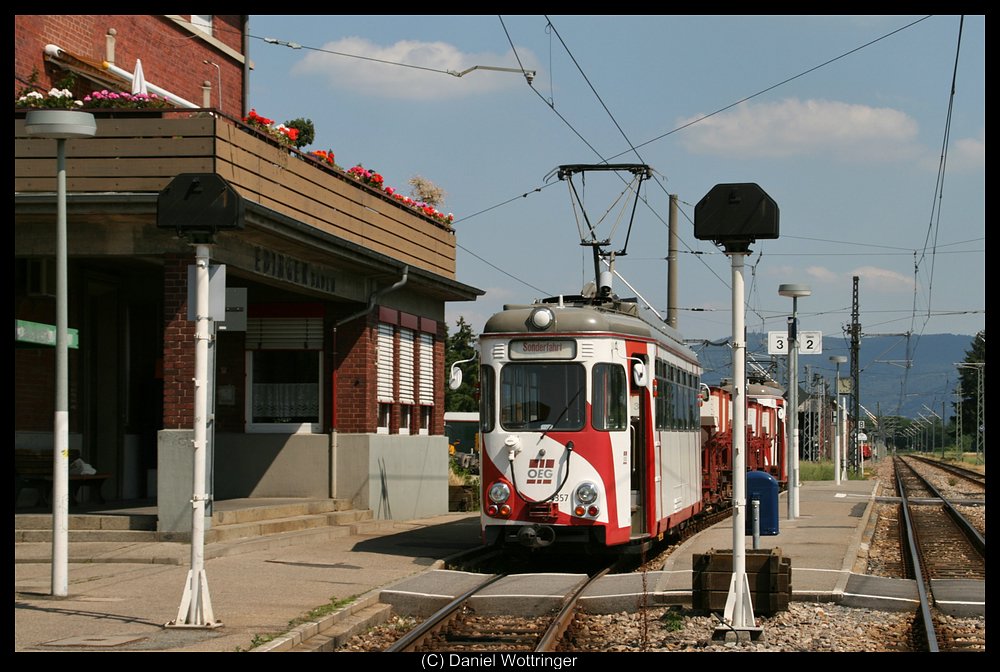 4357 am 27. Juni 2010 im Bahnhof Edingen (Baden) Ort.