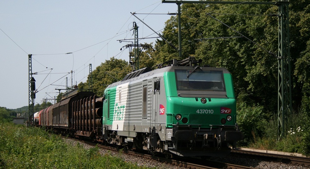 437 010 Fret mit gem. GZ durch Bonn-Oberkassel am 10.07.2010