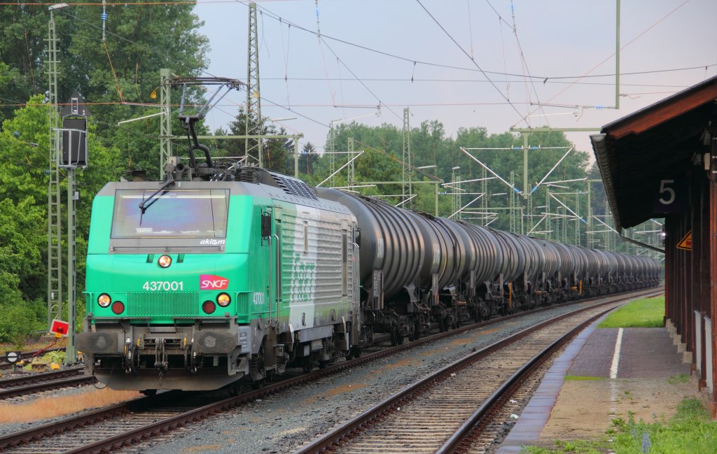 437001 SNCF in Hochstadt/ Marktzeuln am 11.06.2013.  
