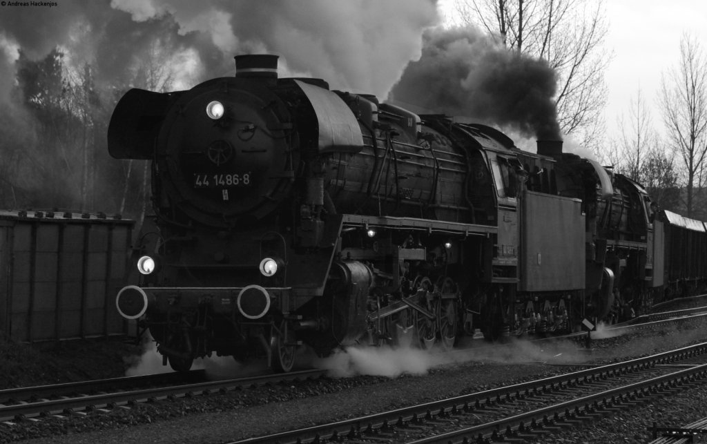 44 1486-8 und 2546-8 mit dem DGz 209 (Immelborn-Eisenach Gbf) Ausfahrt Marksuhl 11.4.13