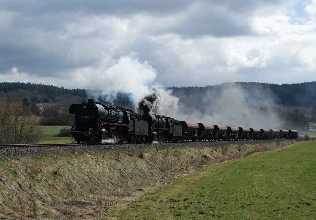 44 1486-8 und 44 2546-8 Richtung Eisenach unterwegs am 13.04.2013.