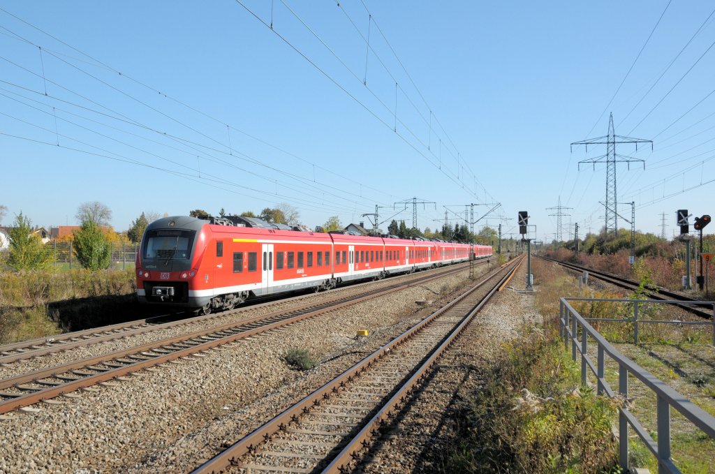 440 024 und zwei weitere am 10.10.10 als RE Mnchen-Ulm/Donauwrth in Langwied