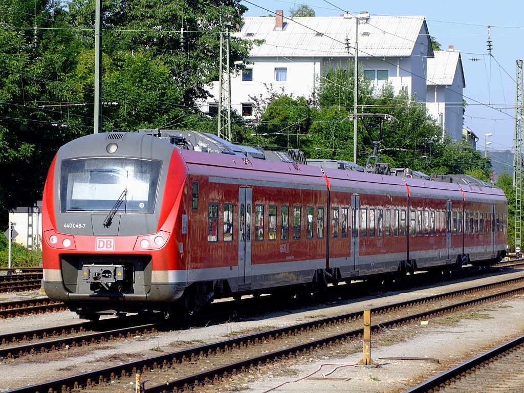 440 048-7 bei einer Betriebspause im Hauptbahnhof Passau;110716