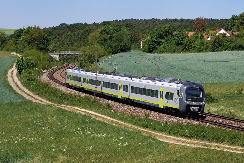 440 102 (agilis) mit ag 84459 bei Edlhausen (25.05.2011)