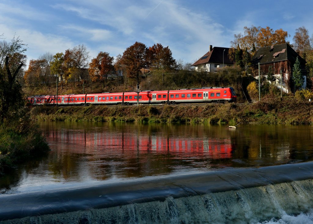 440 202 als „Donau-Isar-Express“ von Mnchen nach Passau am 09.11.2012 bei Moosburg.