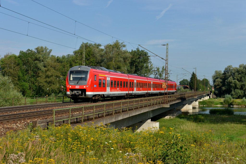 440 202 als Donau-Isar-Express nach Passau Hbf am 02.08.2012 bei der berquerung der Isar in Plattling.
