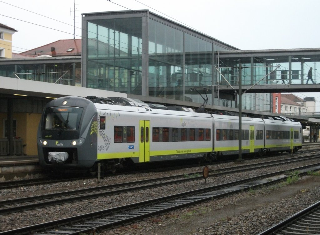 440 407 von Agilis steht am 24.August 2012 als ag 84426 nach Neumarkt(Oberpf) im Regensburger Hbf.