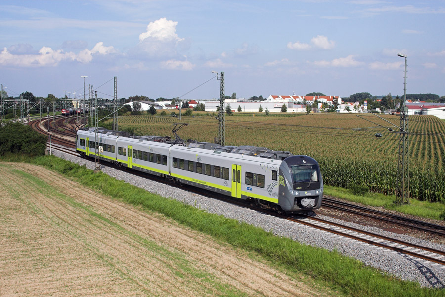 440 413 am 18.08.2011 kurz nach dem Verlassen des Bahnhofes von Neustadt an der Donau).