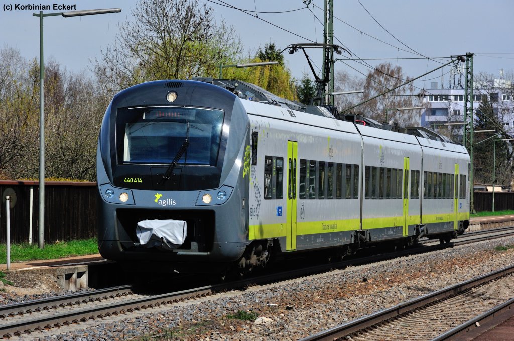 440 414 als Ag 84418 nach Neumarkt (Oberpf) beim Halt in Regensburg-Prfening, 10.04.2012