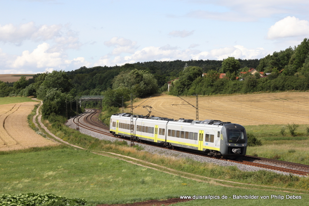 440 903 (agilis) fhrt am 14. Juli 2012 um 15:46 Uhr als ag 84421 durch Edlhausen