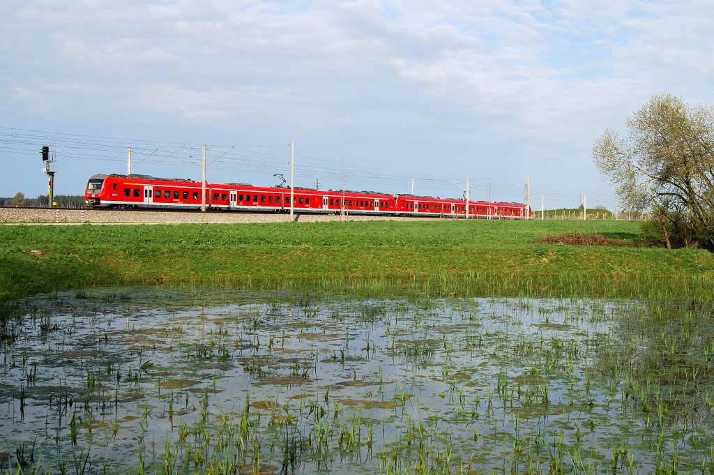 440 xxx mit RE 57213 vor Haspelmoor (26.04.2013)