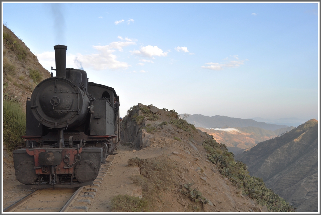 440.008 bei km 112 auf 2296m /M. mit einem letzten Blick Richtung Arbaroba. (30.01.2012)