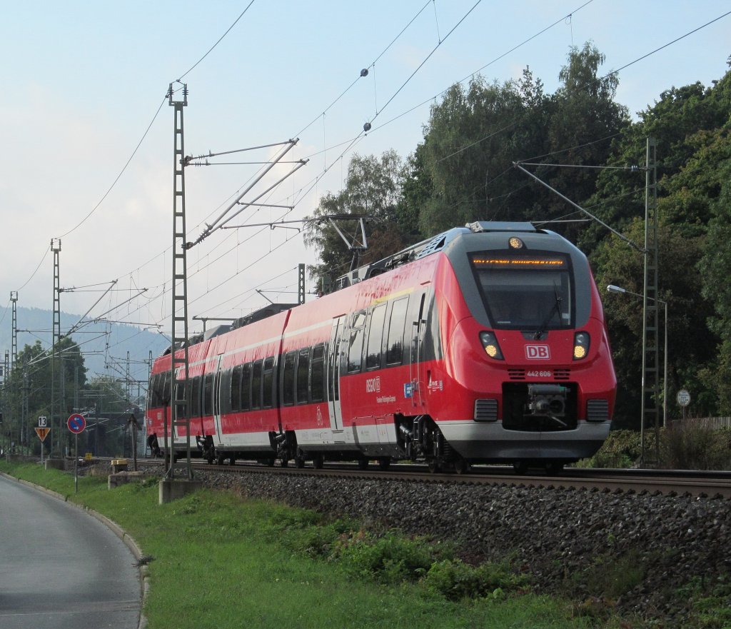 442 106 verlsst am 19. September 2012 als RB nach Pressig-Rothenkirchen das Kronacher Stadtgebiet.