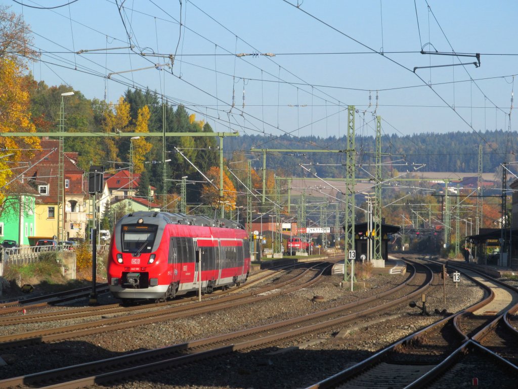 442 106 verlsst am 19. Oktober 2012 als RB nach Bamberg den Kronacher Bahnhof.