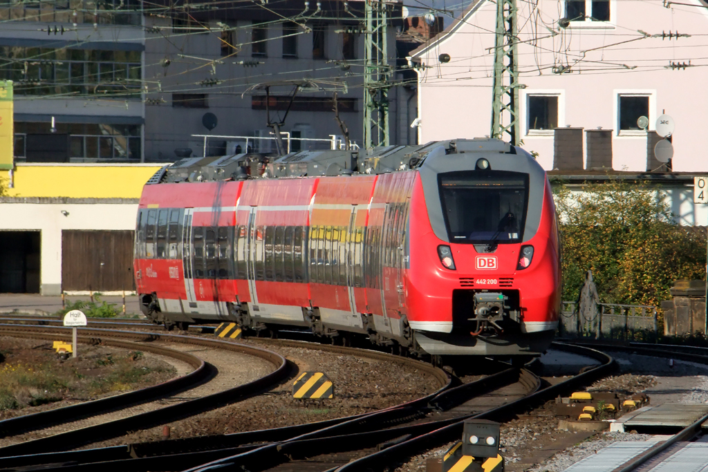 442 200 bei der Ausfahrt aus Koblenz 27.10.2012