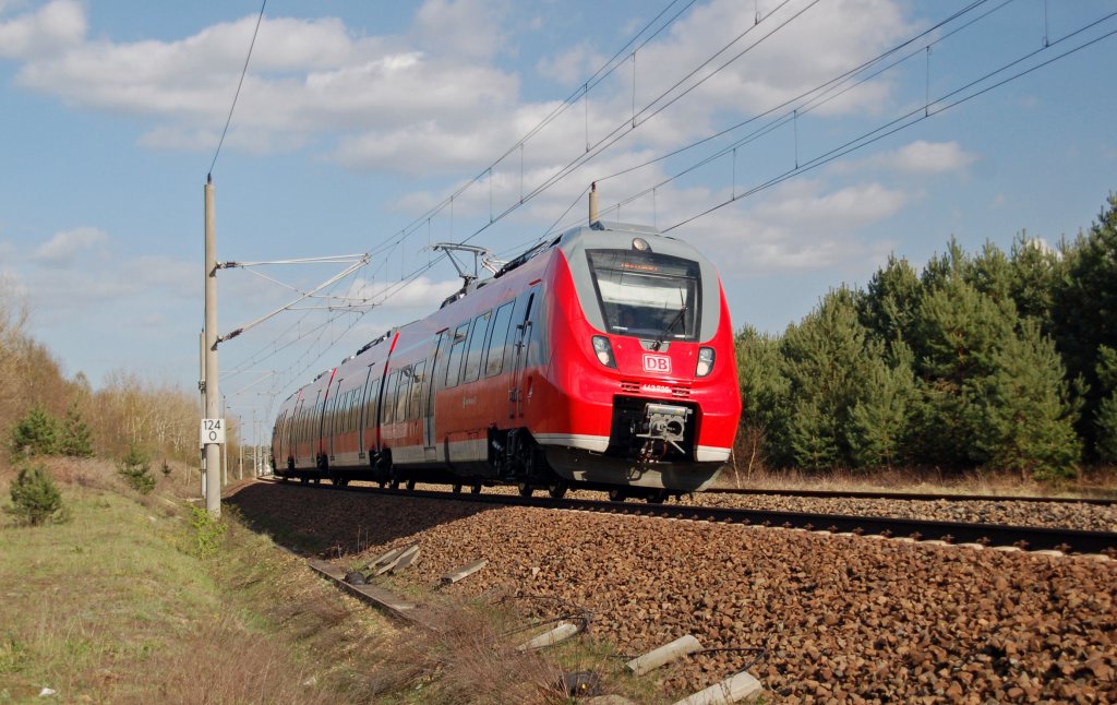 442 226 war am 12.04.11 auf Testfahrt, fotografiert bei der Durchfahrt in Muldenstein Richtung Bitterfeld. Ziel wird sicherlich das SFW Delitzsch gewesen sein.