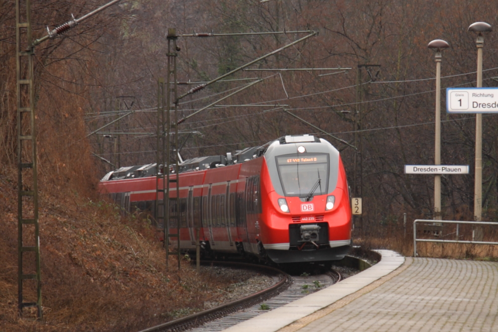 442 235 der S-Bahn N�rnberg kommt als Schulungsfahrt aus Freiberg in Dresden-Plauen eingefahren.24.01.2012