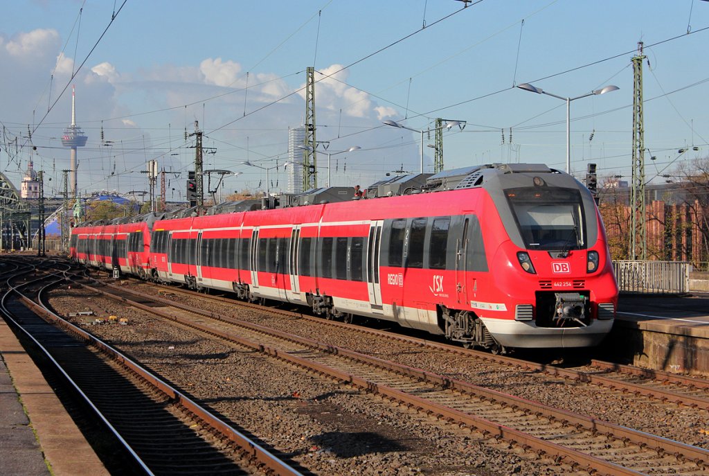 442 254 & 442 256 am RE9 in Kln Messe/Deutz am 06.11.2012