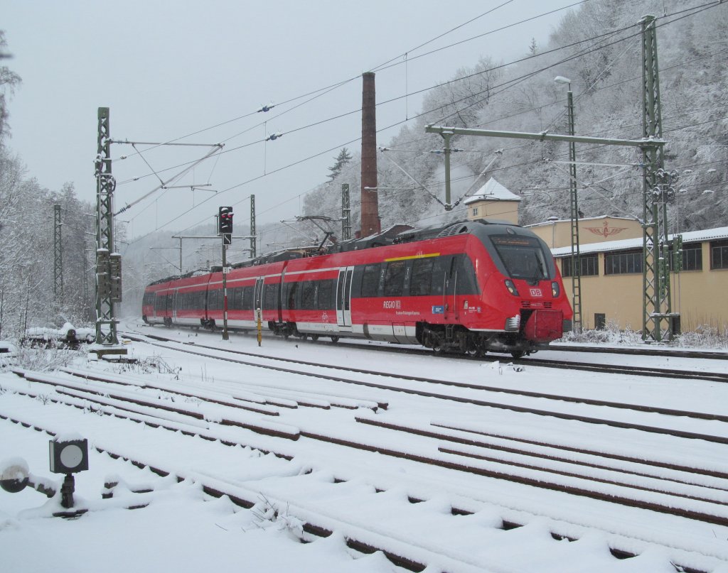 442 271/771 erreicht am 06. Februar 2013 als RE Nrnberg - Jena den Bahnhof Kronach.