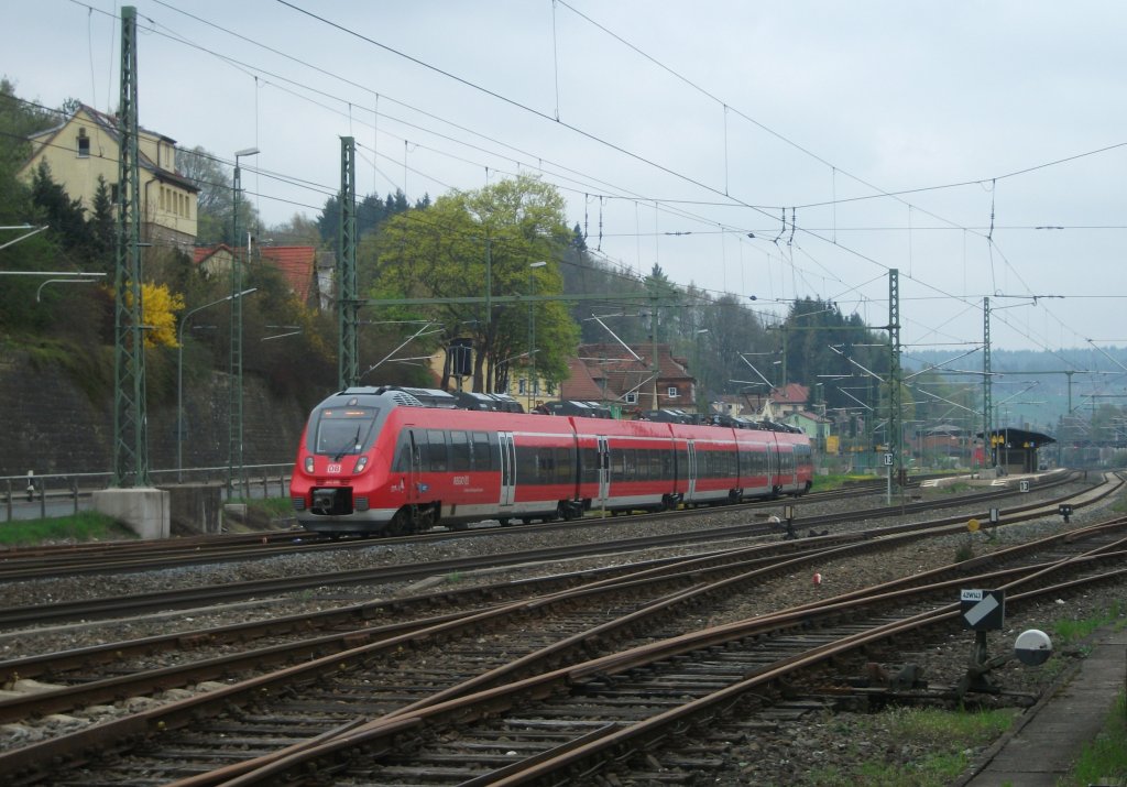 442 306 verlsst am 01. Mai 2013 als RB 59359 nach Bamberg den Bahnhof Kronach.