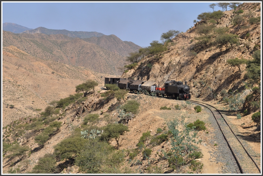 442.56 unterwegs im gebirgigen Eritrea zwischen Nefasit und Lessa. (01.02.2012)