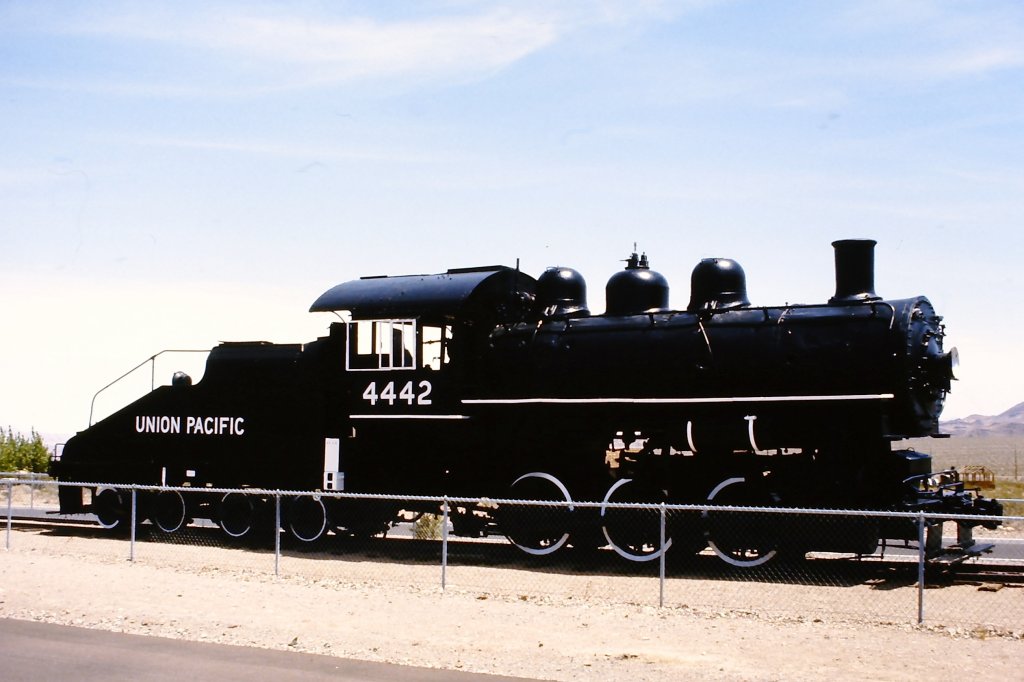 4442 der Union Pacific Railroad (0-6-0, 1918 von Boldwin gebaut) ist im Clark County Museum in Henderson (NV) aufgestellt. (Aufnahme vom 22. Juni 1987)